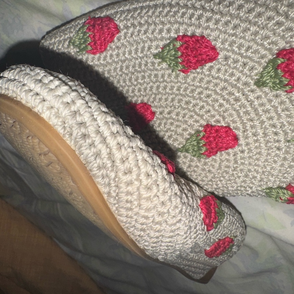 The Sak Strawberry Embroidered Women's Slip-On Shoes in Size 9 - Picture 8 of 16
